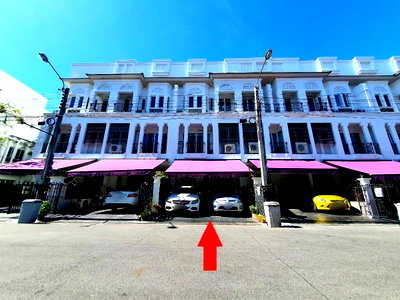 โฮมออฟฟิศ เขตพระโขนง : 🎉Agent Post🎉 ขาย หมู่บ้านลีออง สุขุมวิท62 4 นอน 4 น้ำ จอดรถ 2 คัน ใกล้ทางด่วนสุขุมวิท 62 ขาย 11 ล้าน ค่าโอน 50/50 (ต่อรองได้)