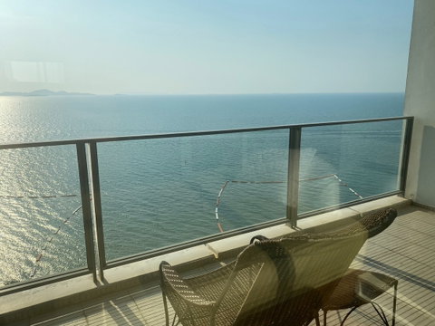 Condo for rent, Northpoint Pattaya, 2 bedrooms, size 105 sq m, can watch the sunset.
