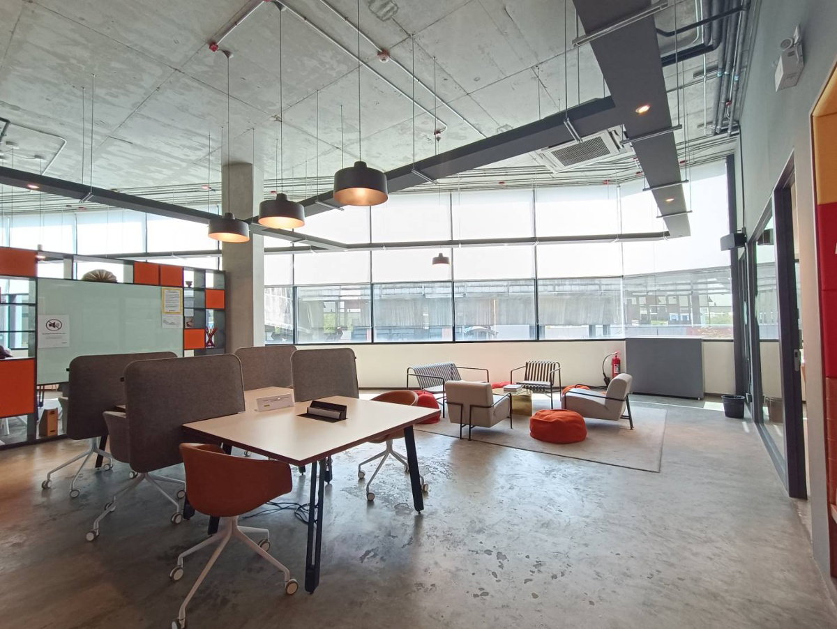รูป ออฟฟิศ สำนักงานให้เช่า พระโขนง Office ตกแต่งสวย พร้อมเข้าอยู่ อาคาร ซัมเมอร์ ฮิลล์ พระโขนง Summer Hills สำหรับ 1 - 20 ท่าน ใกล้รถไฟฟ้า BTSพระโขนง - รูปที่ 39/39