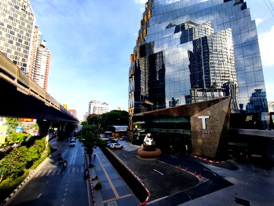 สำนักงานให้เช่า : ออฟฟิศ พื้นที่สำนักงานให้เช่า ทองหล่อ Office ตกแต่งสวย พร้อมเข้าอยู่ อาคาร ที-วัน ทองหล่อ - T-One THonglor สำหรับ 1 - 30 ท่าน ใกล้รถไฟฟ้า BTSทองหล่อ