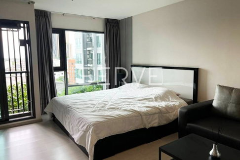 🔥Best Price 3.6 MB (All in)!🔥- Studio Nice Room Good Location Close to BTS Thong Lo 350 m. at Rhythm Sukhumvit 36-38 Condo / For Sale