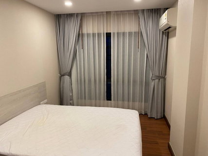 For sale : Casa @ Suan Dok, opposite Suan Dok Hospital. You can walk right away. In a very good condition room, Tel: 098-9690236 (Janny)