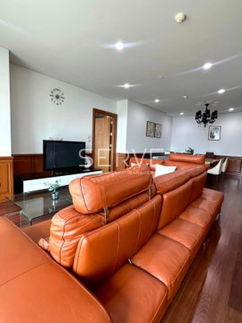 2 Beds with Bathtub 145 sq.m. Good Location BTS Chit Lom 350 m. & Central at The Park Chidlom Condo / For Rent