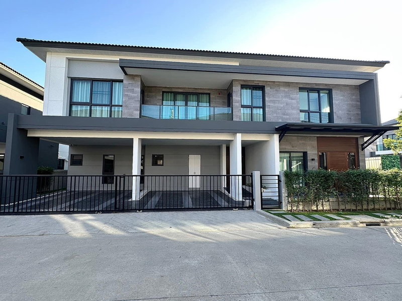 Houses for rent : LTH9869 – House FOR RENT in Bangna 5 beds 6 baths size 416 sq.m. Near BTS Bangna Station ONLY 300k/Month