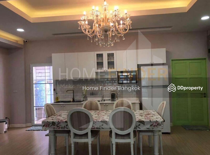picture House in Phahonyothin 34, Bangkok - 7/8