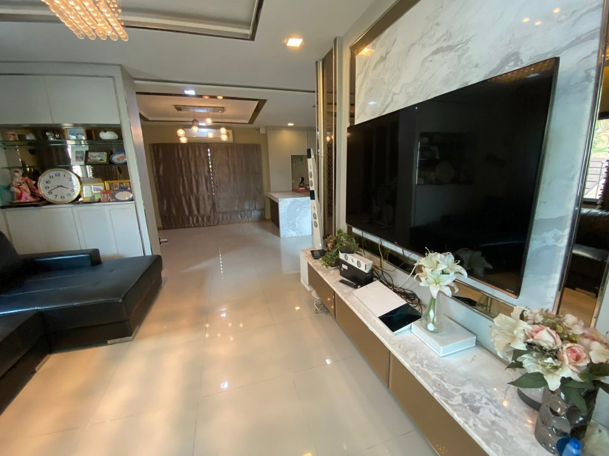 รูป ขายบ้านเดี่ยว3ชั้น หมู่บ้านโกลเด้นเพลสทีฟ สุขาภิบาล5 Tel.0999983897 - รูปที่ 3/13