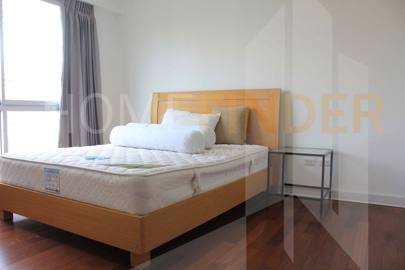 picture The 49 Plus 2 1 bedroom, for rent - 3/24