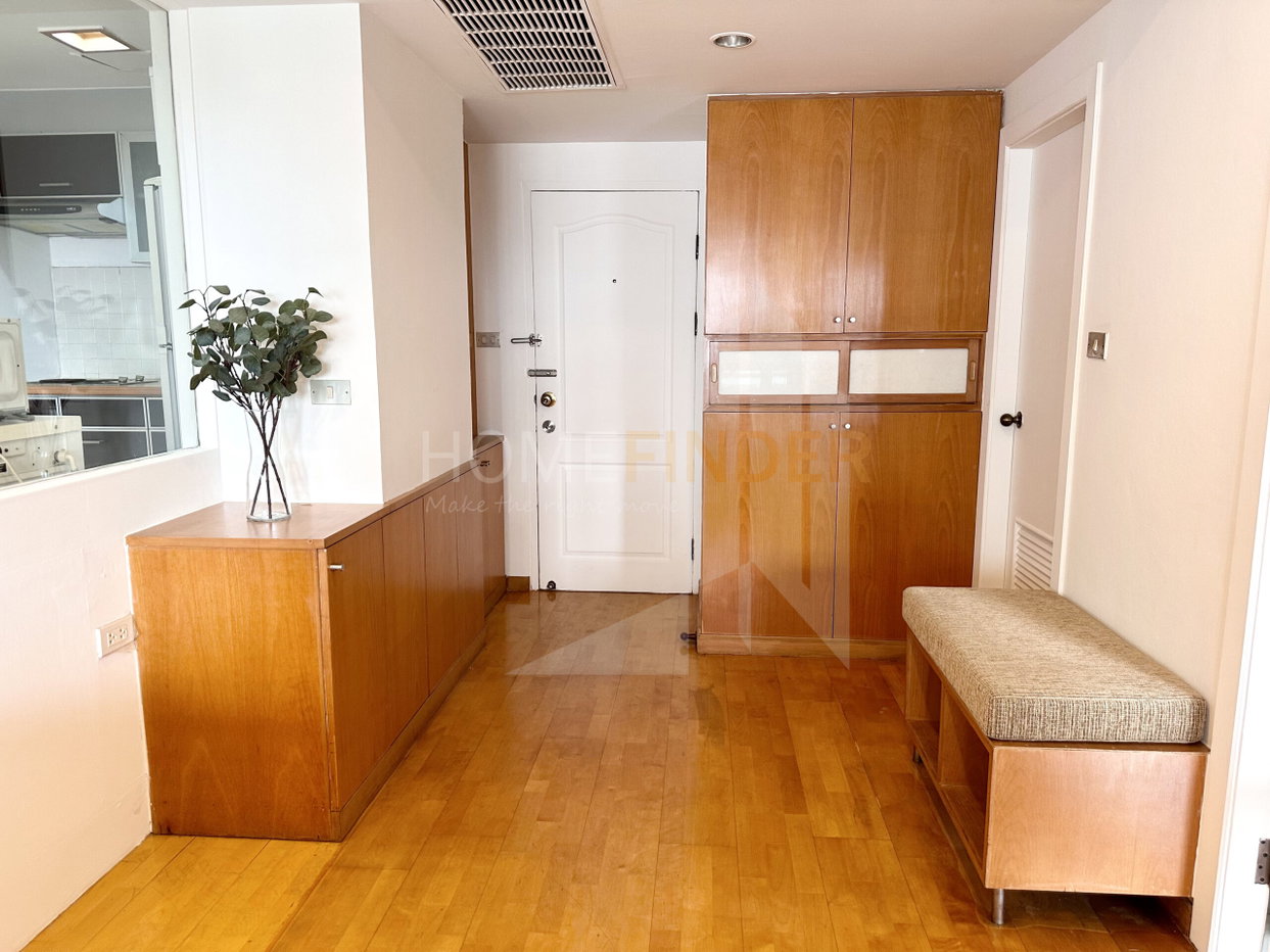 picture The Royal Place 2 1 bedroom, for rent - 6/7