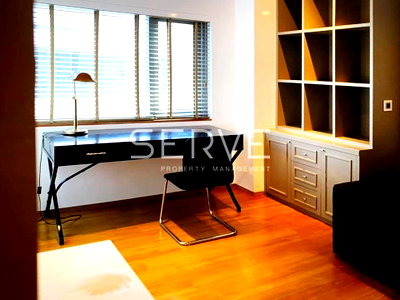 Condos for sale : 2 Beds Large Room 101 sq.m. High Fl. 10+ Good Location BTS Sala Daeng 550 m. at Saladaeng Residence Condo / For Sale