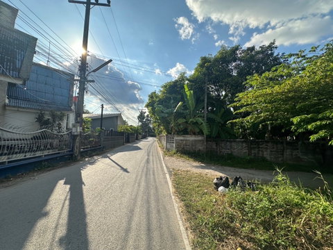 ขายที่ดินสี่เหลี่ยมผืนผ้า ตั้งอยู่ที่สันทรายน้อยเชียงใหม่พร้อมโอน
