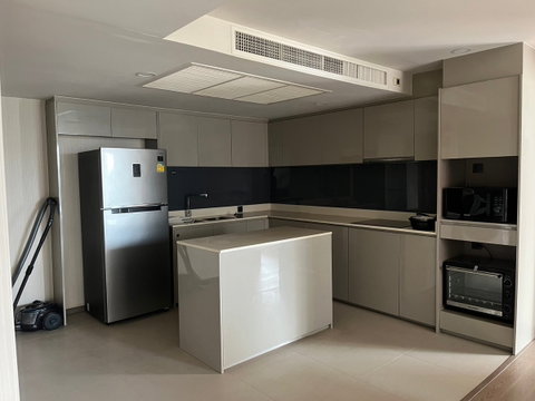 LTHC9904 – Klass Sarasin-Rajdamri FOR RENT size 110 Sq. m. 2 beds 3 baths Near BTS Rajdamri Station ONLY 65k/month