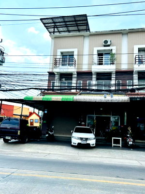 Shophouses for sale Kasetsart University Si Racha Campus : Used commercial building for sale, Sriracha, great location, near community areas. Sriracha-Nong Yai Bu Road, Chonburi