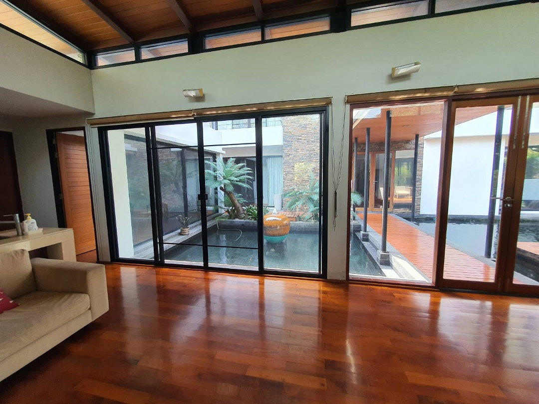 picture Beverly Hills      Chaengwattana - 13/48