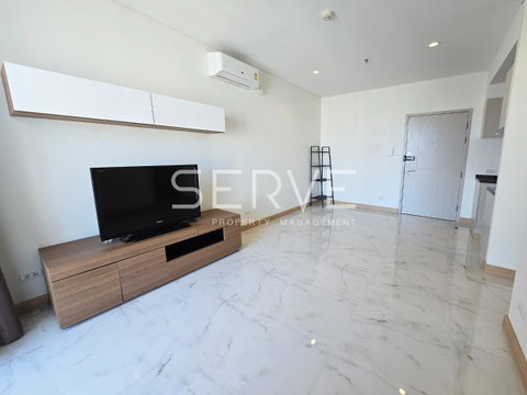 1 Bed High Fl. 25+ Good Location Next to BTS Krung Thon Buri 50 m. at Villa Sathorn Condo / For Rent