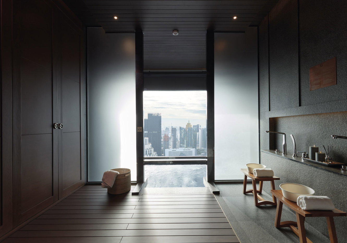 รูป Q1 Sukhumvit 2 bedrooms, for sale - รูปที่ 2/6