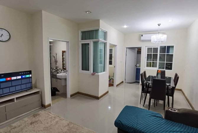รูป ทาวน์โฮม 4ห้องนอนสไตล์อังกฤษให้เช่า โกลเด้นทาวน์เขาตาโลพัทยาใต้ - รูปที่ 2/13