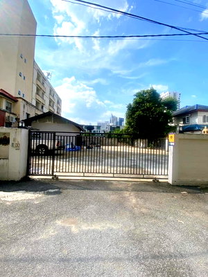 ที่ดิน ม.หอการค้าไทย : LTHC9984 – Land FOR SALE in soi thaweesuk Size 300 Sq.W Near MRT Phetchaburi station ONLY 88 MB