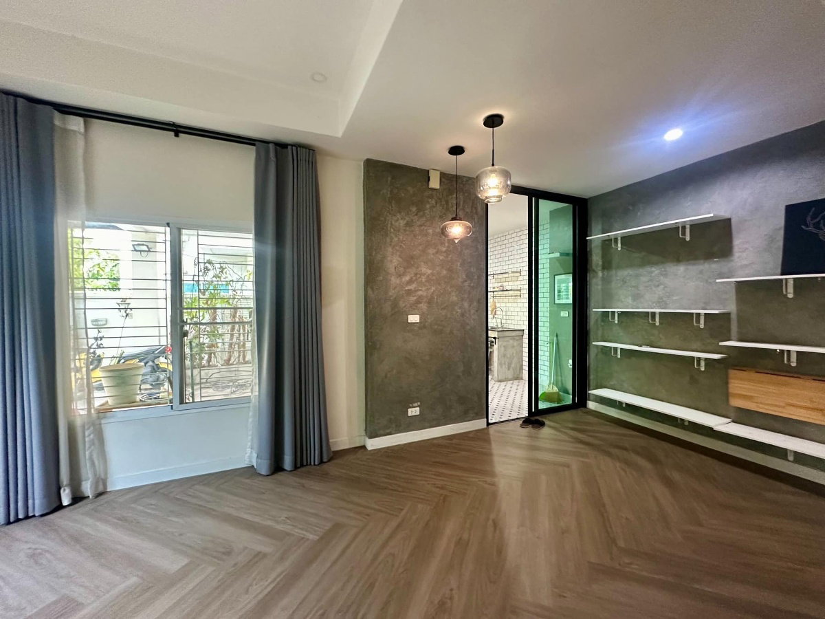 รูป ขายด่วน!! บ้านเดี่ยว 4 ห้องนอน 3 ห้องน้ำ ราคาดีสุดๆ! - รูปที่ 11/26