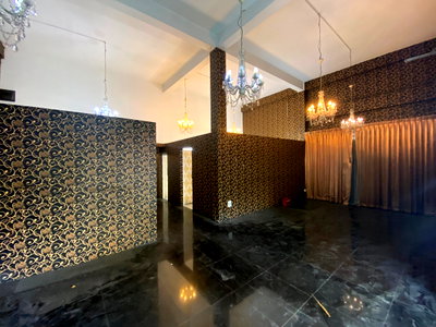 Retail spaces for rent DONKI Mall Thonglor   : LTH10011 – Commercial FOR RENT in Sukhumvit 42/1 size 550 Sq. w. Near BTS Phrakanong Station ONLY 150K/Month