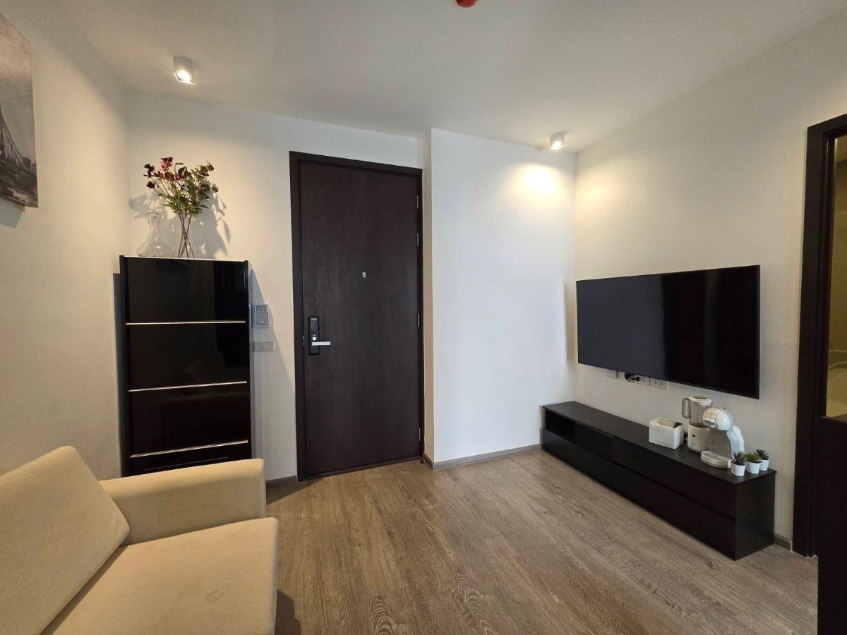 picture CG_PH02 LYSS Condominium Ratchayothin, room available for rent, Line: @cgestate - 5/8