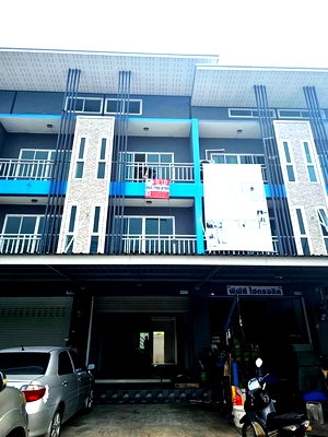 อาคารพาณิชย์ อมตะนคร : sss461 ขายถูก ตึกแถว อาคารพาณิชย์ 3.5 ชั้น ถนนบ้านเก่า อ.พานทอง ใกล้นิคมอมตะนคร