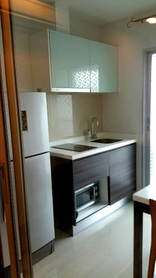 คอนโดให้เช่า : nice 1br for rent , near sky train, sathon, silom