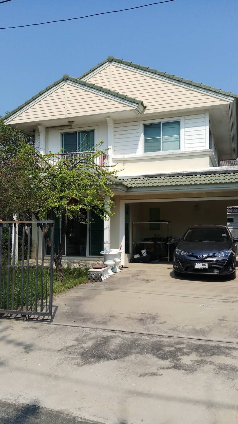 Houses for sale : Single house for sale, Prueklada Village, Rattanathibet Ring Road, corner house, in front of the project, ready to move in.