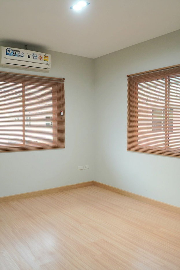 รูป ขายพร้อมผู้เช่าบ้านเดี่ยว ในโครงการ หมู่บ้านกาญจน์กนก 20 รวมโชค การันตีรายได้ 35,000 บาท/เดือนน - SW000709 - รูปที่ 23/31