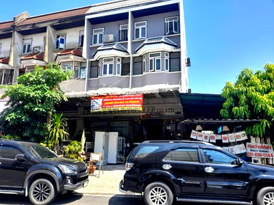 อาคารพาณิชย์ วิทยาลัยพณิชยการบางนา : (b3393) ขายตึกอาคารพาณิชย์ 3ชั้นครึ่ง 2อาคาร 📲📢สอบถาม ld line @condoboy