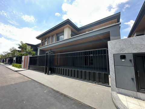 LTHC10098 – House FOR RENT in phattanakan 32 5 beds 6 baths size 125 sq.w. Near BTS Onnut Station ONLY 600k/Month