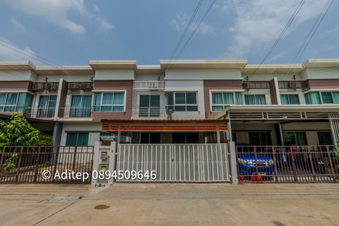 Novoville Village Wongwaen-Bang Yai, size 2 floors, 21 sq m., 3 bedrooms, 2 bathrooms, newly renovated house, ready to move in
