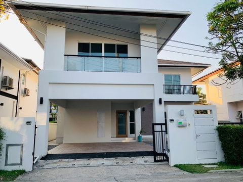 For rent, detached house, Nirvana Sathon project,Kanlapaphruek Road.