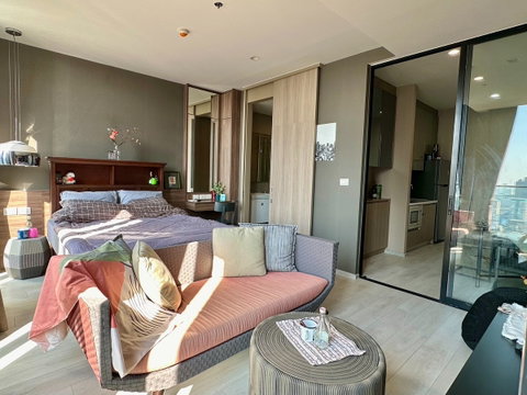 For rent Noble Ploenchit ห้องสวย เฟอร์นิเจอร์และเครื่องใช้ไฟฟ้าครบ มี Private Lift LH-RW004143