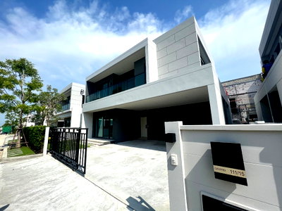 Houses for rent Samut Prakarn : 4 Bedroom house Centro Bangna (New project) Near Mega Bangna (Rt-01)  