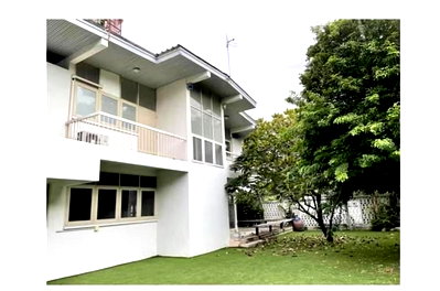 Houses for rent J Avenue Thonglor : LTH10146 - Single House FOR RENT in Ekkamai 2 beds 3 baths size 350 Sq.M. Nearby BTS Ekkamai station ONLY 95k/Month