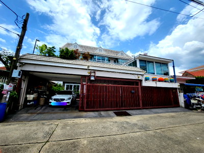 บ้านเดี่ยว การไฟฟ้าส่วนภูมิภาค (กฟภ.) : บ้านเดี่ยว 7 นอน 9 น้ำ ซ.ชินเขต 100 ตร.ว. พื้นที่ใช้สอย 1,000 ตร.ม.