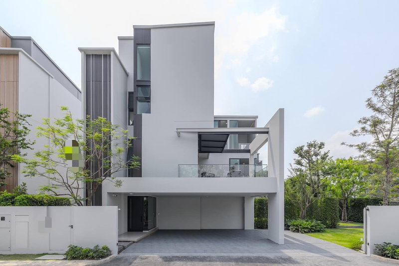 Houses for rent : FOR RENT,  luxury home at Vive Krungthep Kreetha, beautifully decorated, ready to move in! - RW004152
