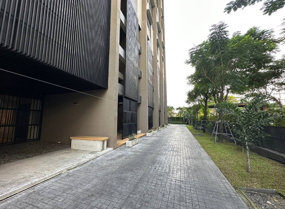 รูป ขายบลอสซั่ม แอท แฟชั่น อัลติจูด 42 ตรม.ห้องมุมTel.0999983897 - รูปที่ 16/16