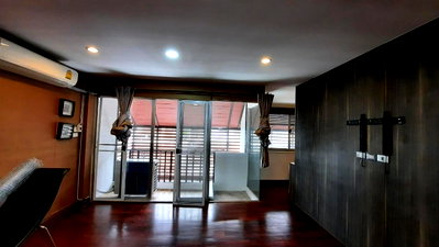 ขายทาวน์โฮม : หมู่บ้านวราธรวิลล์ (Waratorn Ville) 