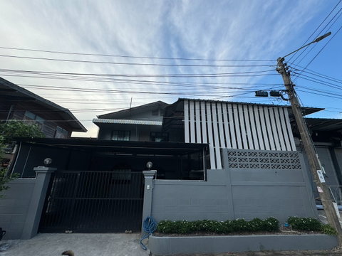 ขายบ้าน 2 ชั้น ซอยสวนผัก 42 พุทธมณฑลสาย 1 ซอย 57