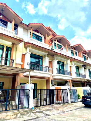 ทาวน์โฮม ถนนสาธุประดิษฐ์ : LTH10180 – Townhouse FOR SALE in Rama 3 size 170 Sq. m. 3 beds 4 baths near BTS Chong nonsi Station ONLY 8.2 MB