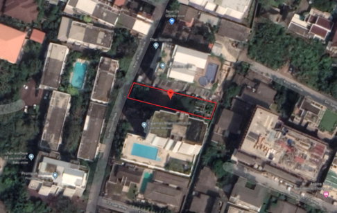 Land and House in Soi Phrompak studio, for sale