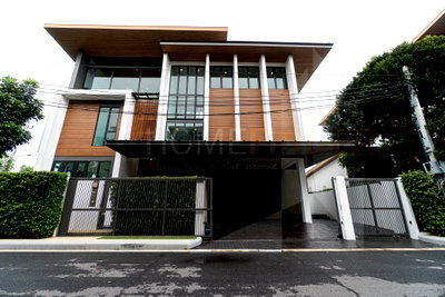 Houses for sale สถาบันเทคโนโลยีไทย-ญี่ปุ่น : The AVA Residence Sukhumvit 5 bedrooms, for sale