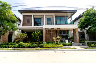 Houses for sale Samut Prakarn : Bangkok Boulevard Bangna - Srinakarin 4 bedrooms, for sale