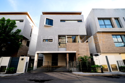 เช่าบ้านเดี่ยว ถนนรัชดาภิเษก : Parc Priva 4 bedrooms, for rent