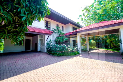 Houses for rent : Lakeside Villa1 3 bedrooms, for rent