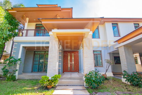 Narasiri Pattanakarn House 3 bedrooms, for rent