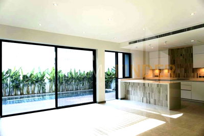 Houses for rent วิทยาลัยการอาชีพพระสมุทรเจดีย์ : For rent 4 bedroom Single Detached House with pool in Thonglor, Sukhumvit, Bangkok 4 bedrooms, for rent