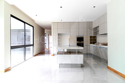 บ้านเดี่ยว วิทยาลัยป้องกันราชอาณาจักร (วปอ.) : House near The Street Ratchada Mall - 4 bedroom house Ratchada, Bangkok Thailand 4 bedrooms, for sale