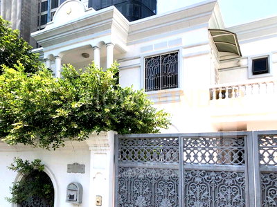 Houses for rent Rama 4 Road : House in Thonglor 4 bedrooms, for rent